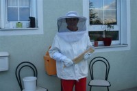 /album/fotogalerie/inge-im-imkergewand-jpg/